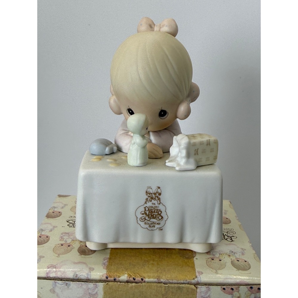Precious Moments Figurine My Happiness 1990 Enesco Collectors Club C0010 Vintage